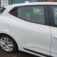 Porta posteriore dx RENAULT CLIO del 2024