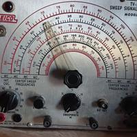 TV - FM Sweep Generator Mod. 360 a valvole