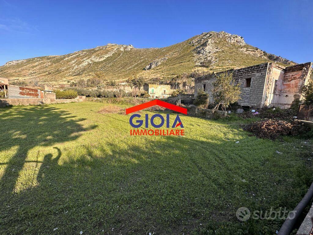 Rustico / Casale di 2180 m² con più di 5 locali a - Vista 4