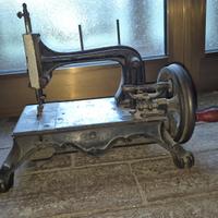 macchina cucire antica