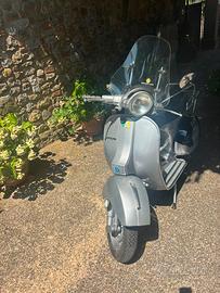 Vespa p 150 x