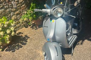 Vespa p 150 x