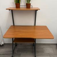 Scrivania studio 100x57x73 con ripiani e ruote