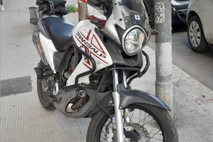 Honda Transalp 700 2011 perfetta