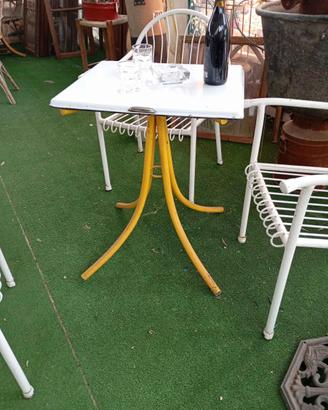 Tavolino in ferro Vintage recupero 58x50x75