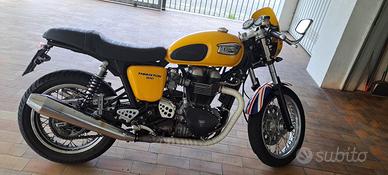 Thriumph Thruxton 900