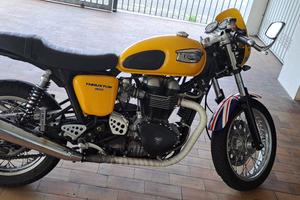 Thriumph Thruxton 900