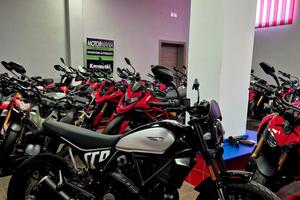 Ducati Scrambler 800 ICON DARK 2023 KM 9000