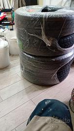 4 gomme 4 stagioni 195/70/15/102-104-R/nuove.mai u