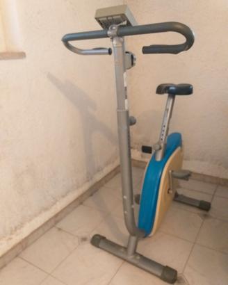 Cyclette da camera e sedia addominali