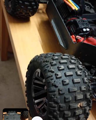 Monster truck arrma granite box 3s