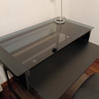 scrivania con piano estraibile