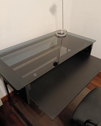scrivania con piano estraibile