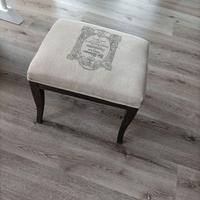 Sgabellino in stile shabby