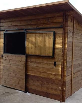 box cavallo in legno robusto