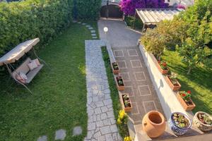 Anzio lavinio villa con terrazzi e seminterrato