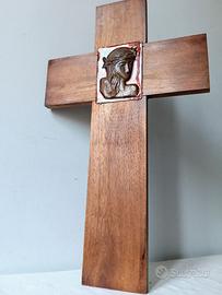 croce devozionale da parete in legno e rame