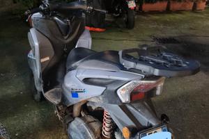 Yamaha Tricity 155 incidentato