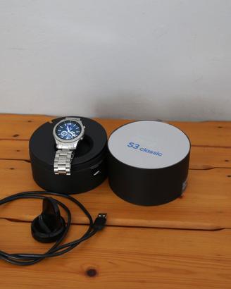 Samsung Gear S3 Classic Smartwatch, 4 GB, GPS, IP6