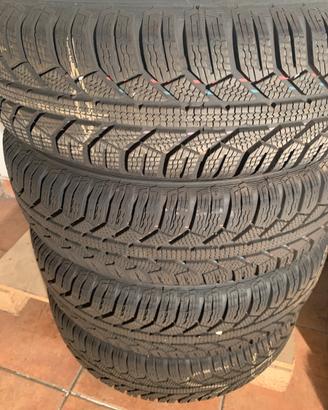 Gomme invernali Semperit nuove R14 con cerchi