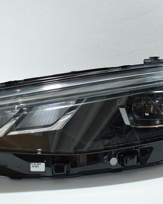 Faro sinistro VW Passat (B9) 2.0 TFSI