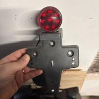 Moto Guzzi luce targa e fanale