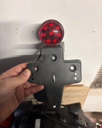 Moto Guzzi luce targa e fanale