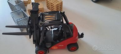 Bruder 02511 - Carrello elevatore Linde H30D