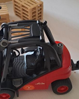 Bruder 02511 - Carrello elevatore Linde H30D