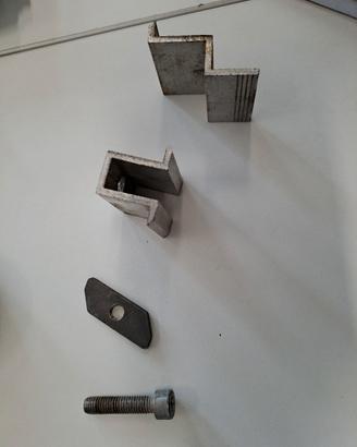 staffe per fissaggio moduli fotovoltaici  