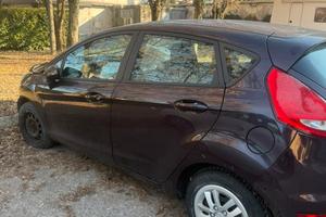 FORD FIESTA 1.4 TD INCIDENTATA