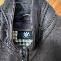 Giacca moto BMW in pelle nappa colore marrone.