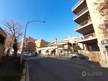 Portuense - locale commerciale