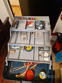 4 canne pesca + cassetta 