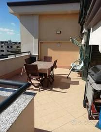 Appartamento in parco con terrazzo box e posto aut