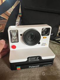 Polaroid one step 2 con borsa e scatola