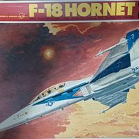 Mc Donnell Douglas F18 Hornet scala 1:48 kit di mo
