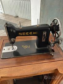 Macchina da cucire a pedale Necchi