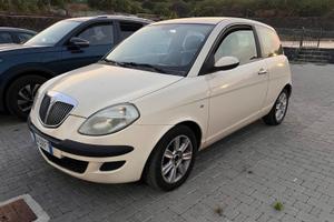Lancia Y