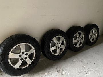 Set 4 cerchi e gomme invernali