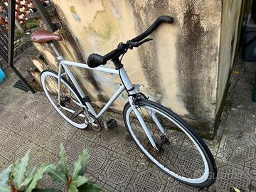bicicletta scatto fisso
