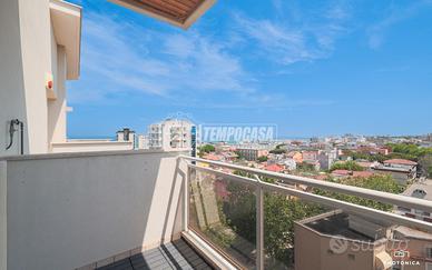 APPARTAMENTO VISTA MARE CON BOX AUTO A CATTOLICA