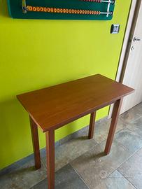 Tavolo scrivania ideale e pratica poco ingombrante