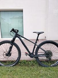 Bici Trek Superfly 8 nera, taglia S, 15.5