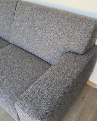 Divano Felis grigio, pagato 1500€