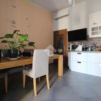 CASA SEMINDIPENDENTE A PRATO