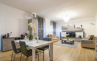 TRILOCALE MODERNO CON ZONA GIORNO OPEN SPACE, DOPP