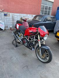Ducati Monster 900