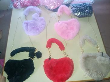 Borsa a tracolla pelosa a forma di cuore 