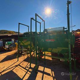 PREPULITORE CON CRIVELLO PER NOCCIOLE